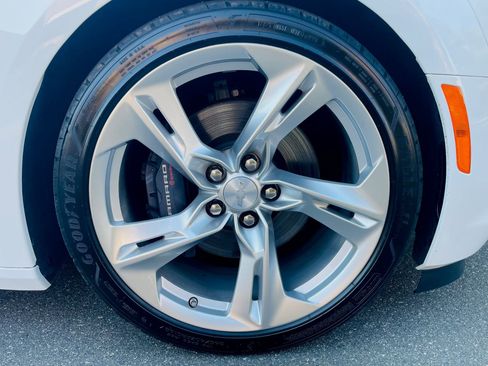 Used 2022 Chevrolet Camaro SS RWD image 29