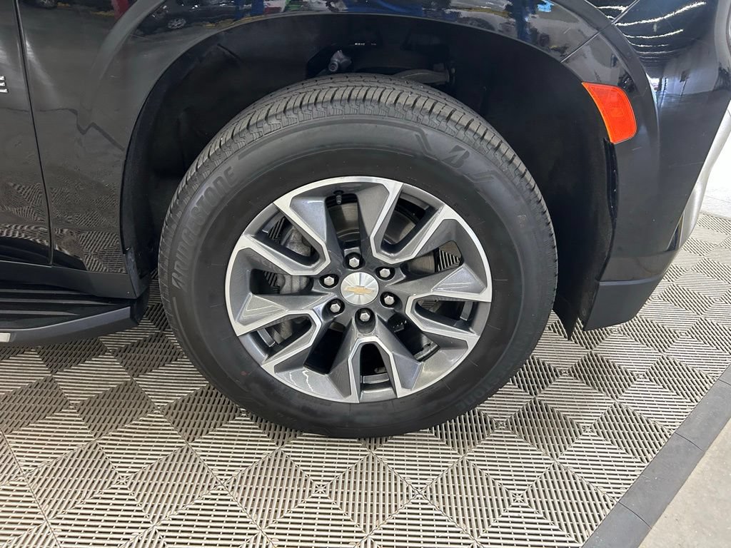 Used 2021 Chevrolet Tahoe LT w/ LT Signature Package AWD/4WD image 2