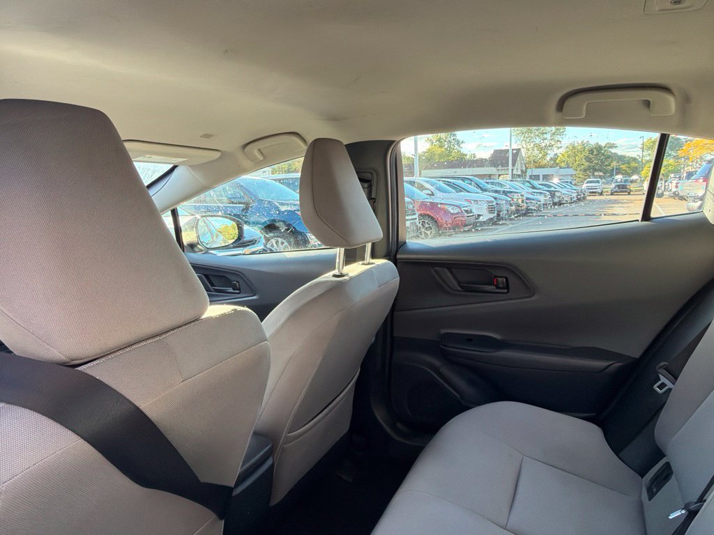 Used 2023 Toyota Prius LE FWD image 10