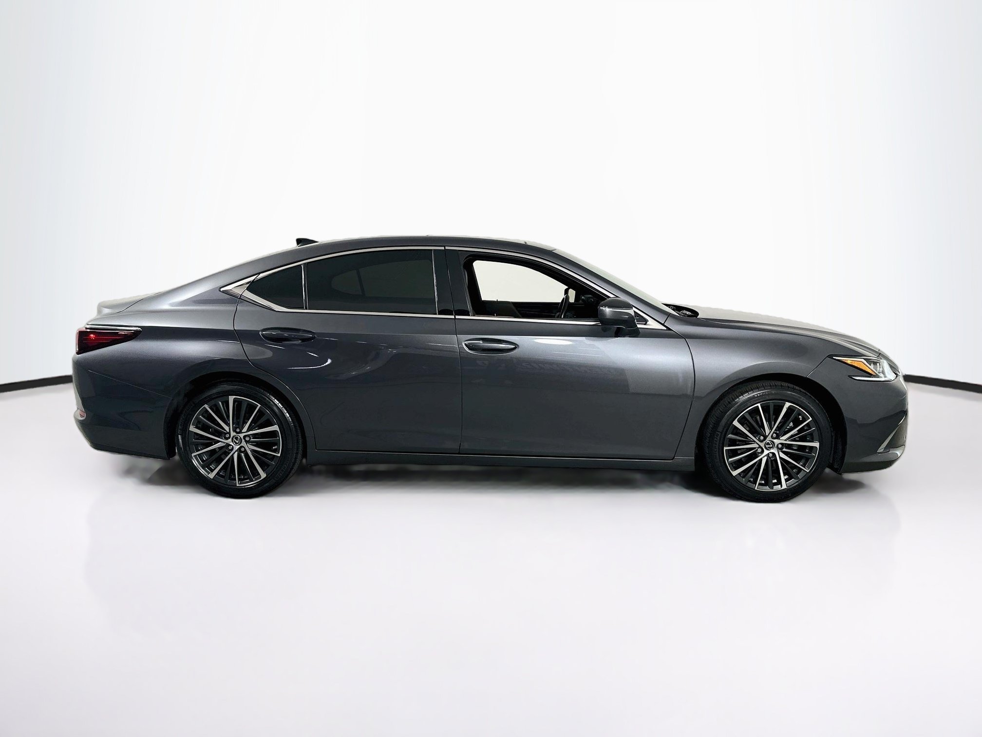 Used 2022 Lexus ES 350 w/ Premium Package FWD image 4
