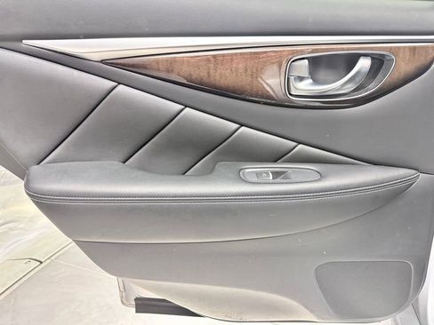 Used 2016 INFINITI Q50 Sport image 17