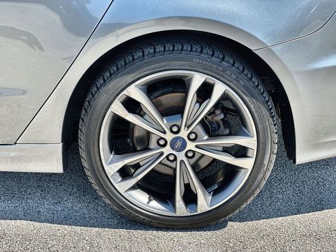 Used 2020 Ford Fusion Titanium AWD/4WD image 33