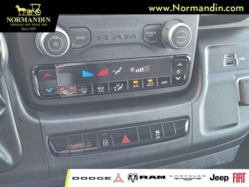 Used 2025 RAM ProMaster 2500 w/ Convenience Group FWD image 11