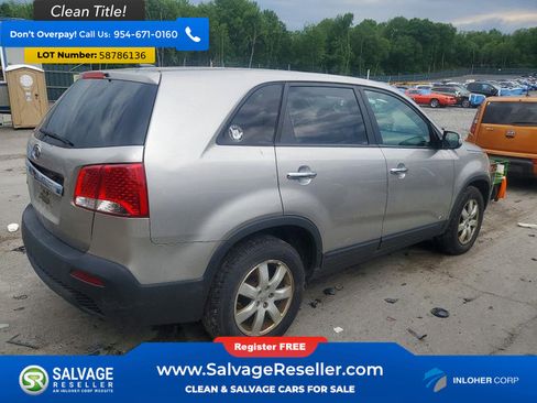 Used 2013 Kia Sorento LX w/ Third Row Pkg AWD/4WD image 4