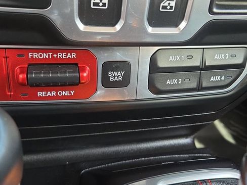 Used 2018 Jeep Wrangler Rubicon AWD/4WD image 16