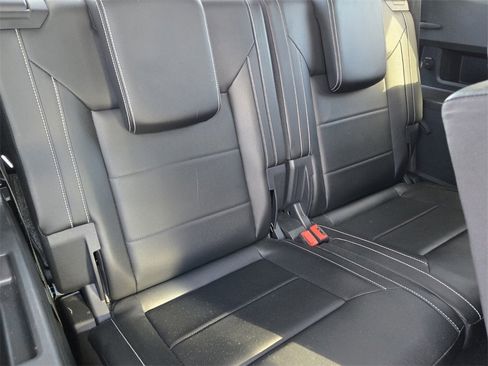 Certified 2022 Volkswagen Atlas SE image 18