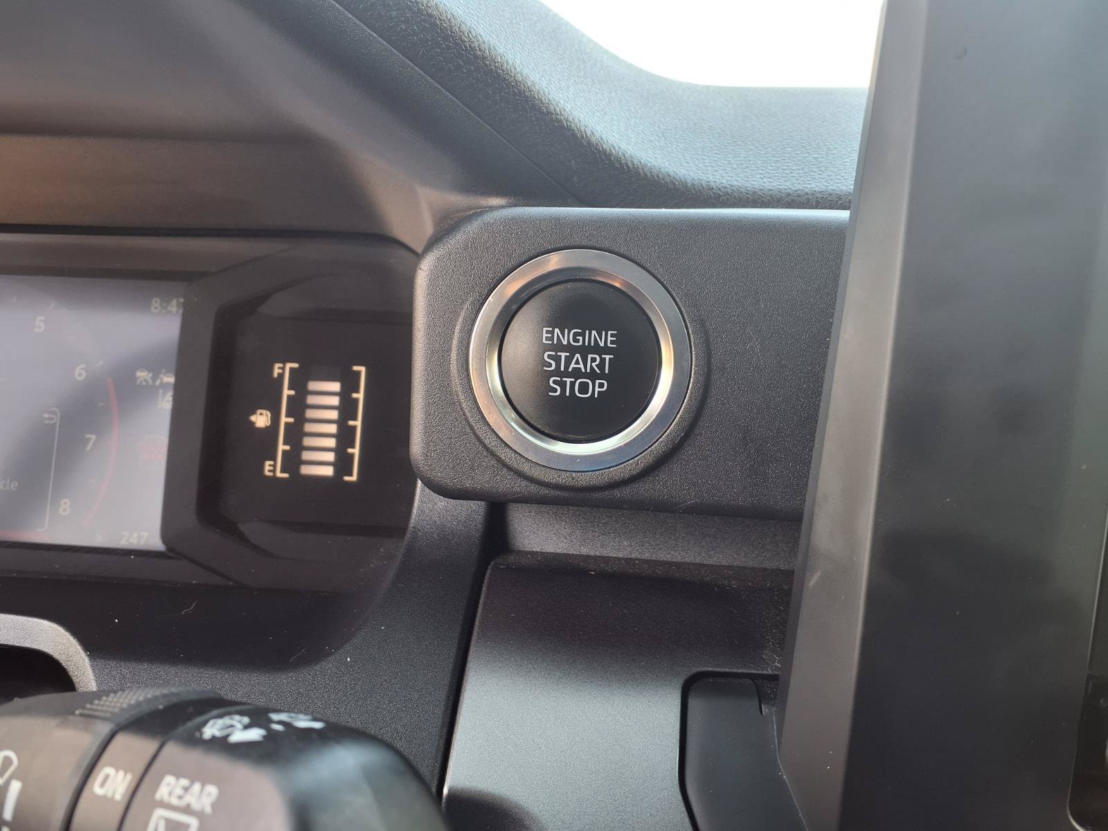 Used 2025 Toyota 4Runner SR5 AWD/4WD image 16