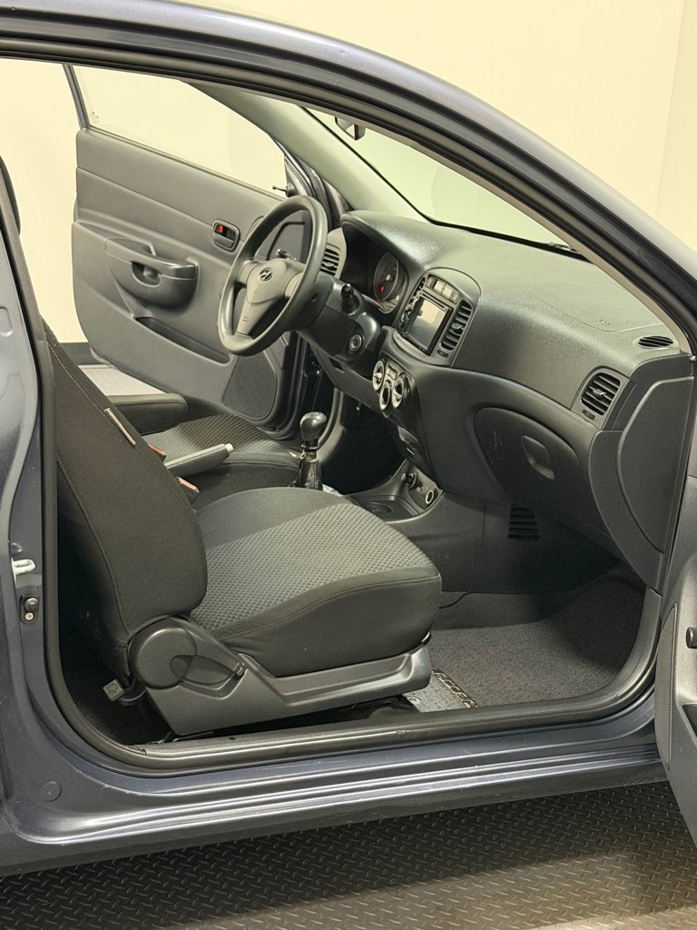 Used 2008 Hyundai Accent GS FWD image 9