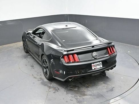 Used 2016 Ford Mustang GT Premium w/ Equipment Group 401A RWD image 40