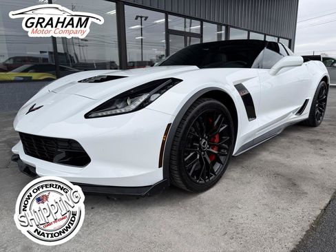 Used 2015 Chevrolet Corvette Z06 w/ 3LZ Preferred Equipment Group image 1