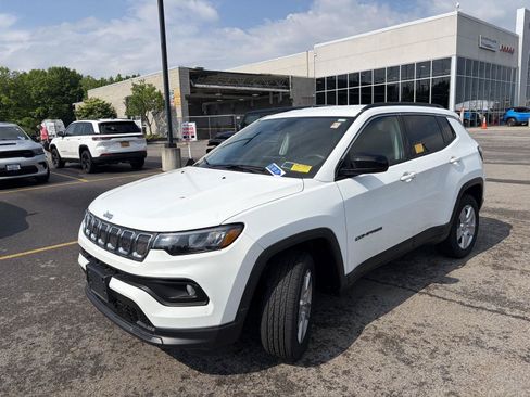 Used 2022 Jeep Compass Latitude w/ Convenience Group AWD/4WD image 15