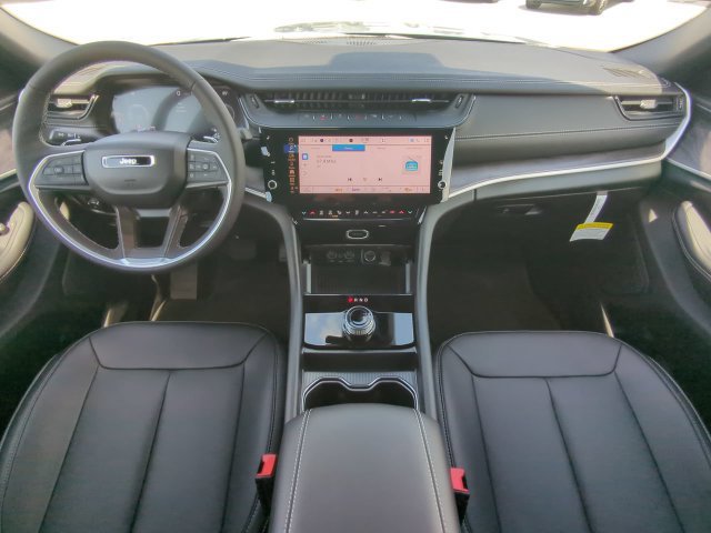 New 2027 Jeep Grand Cherokee Limited RWD image 18