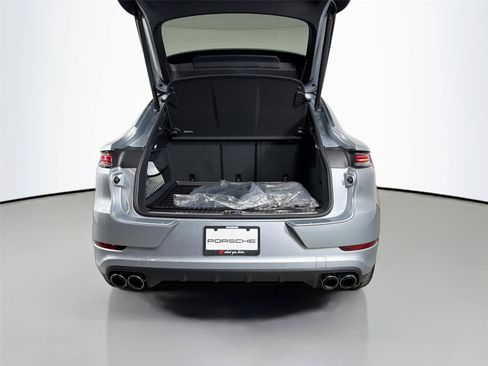 Used 2025 Porsche Cayenne Coupe AWD/4WD image 36