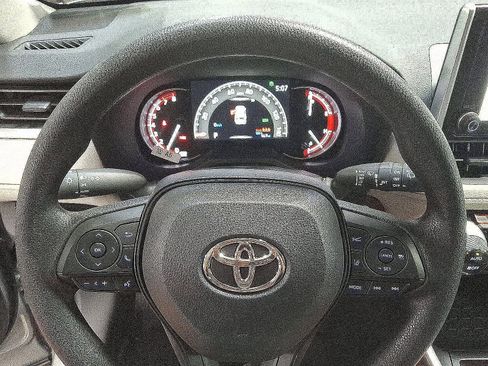 New 2025 Toyota RAV4 XLE image 11