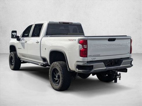 Used 2022 Chevrolet Silverado 2500 LT w/ Convenience Package image 7