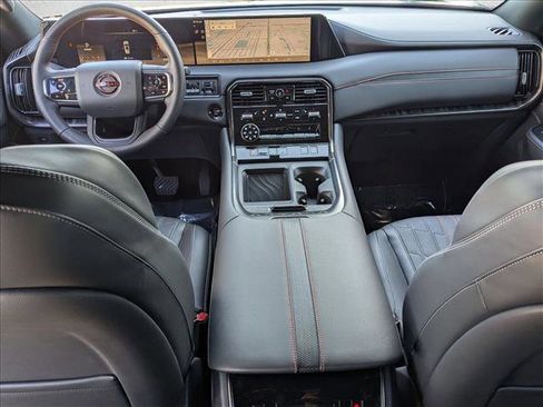 Used 2025 Nissan Armada PRO-4X image 17