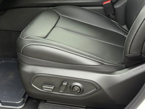 New 2025 Jeep Grand Cherokee L Limited w/ Luxury Tech Group II image 19