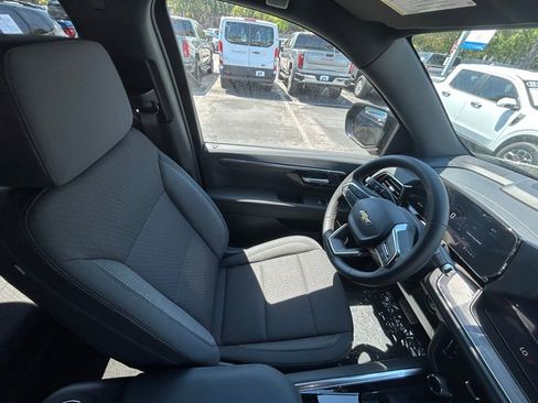 New 2026 Chevrolet Suburban LS w/ LS Custom Edition RWD image 25