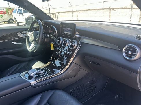 Used 2016 Mercedes-Benz GLC 300 4MATIC w/ Premium Package image 15