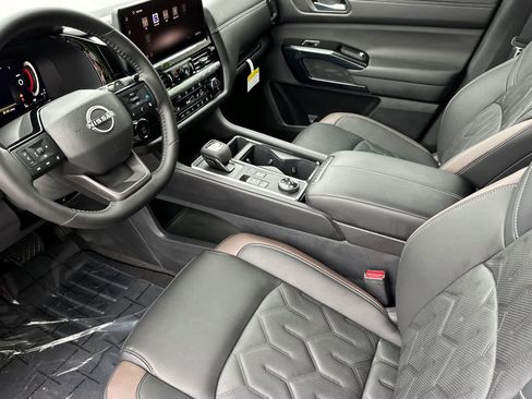 New 2026 Nissan Pathfinder Platinum AWD/4WD image 11