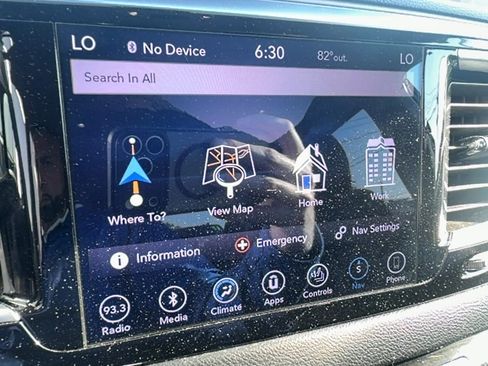 Used 2018 Chrysler Pacifica Touring-L Plus FWD image 29