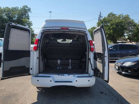 Used 2021 GMC Savana 2500 w/ Enhanced Convenience Package image 37