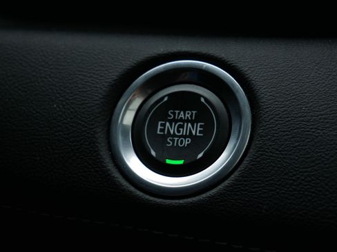Certified 2023 Cadillac Escalade ESV Premium Luxury w/ LPO, Floor Liner Package AWD/4WD image 30
