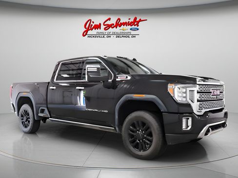 Used 2023 GMC Sierra 2500 Denali w/ Denali Black Diamond Edition AWD/4WD image 3