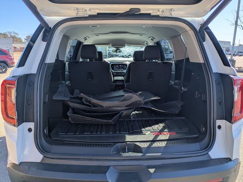 Used 2022 GMC Acadia SLE w/ Driver Convenience Package image 32