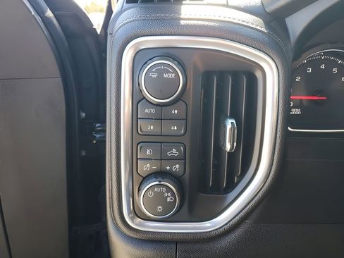 Used 2021 Chevrolet Silverado 1500 RST image 32