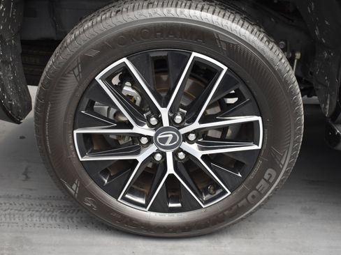 Used 2024 Lexus GX 550 image 18