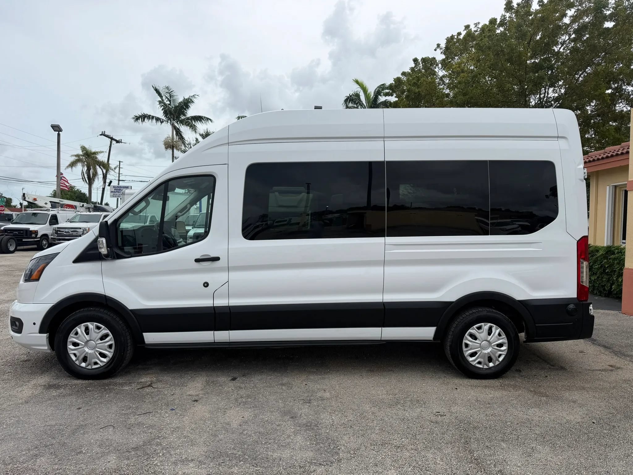 Used 2024 Ford Transit 350 XLT RWD image 3