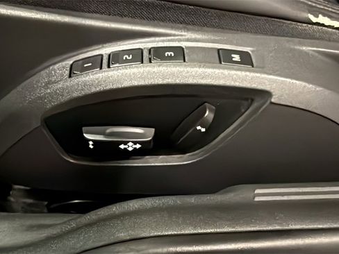 Used 2011 Volvo C30 T5 w/ Preferred Pkg image 19