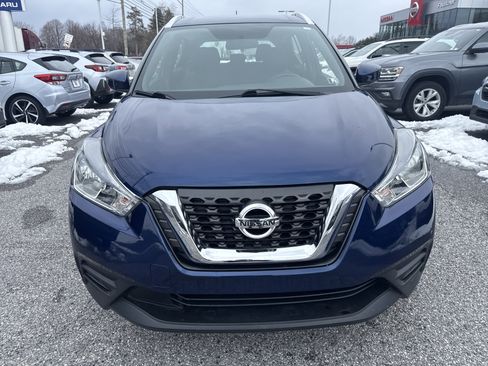 Used 2018 Nissan Kicks SV image 2