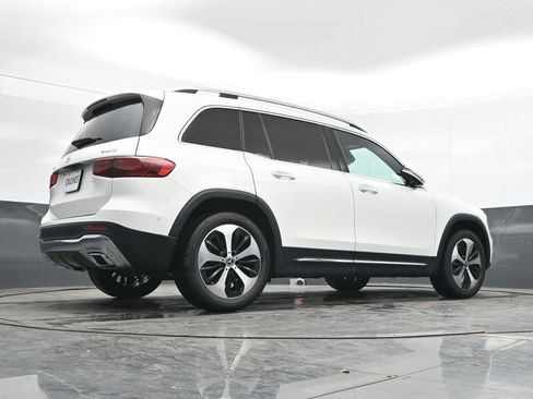 Used 2025 Mercedes-Benz GLB 250 4MATIC image 42