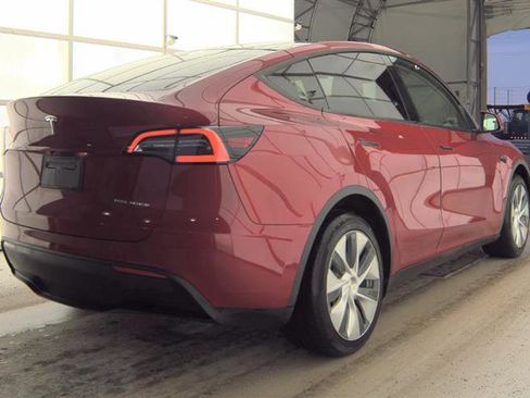 Used 2020 Tesla Model Y Long Range image 9