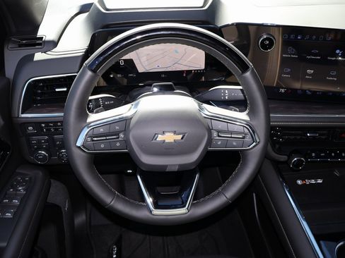 New 2025 Chevrolet Suburban Premier image 16