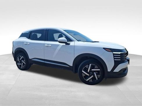 Certified 2025 Nissan Kicks SV FWD image 1