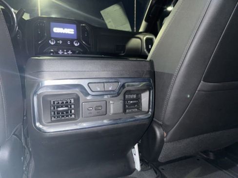 Used 2022 GMC Sierra 2500 AT4 w/ AT4 Premium Plus Package AWD/4WD image 18