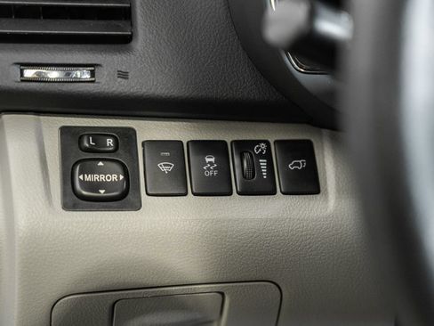 Used 2012 Toyota Highlander Limited w/ Tow Pkg AWD/4WD image 44
