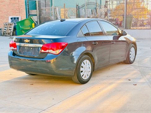 Used 2015 Chevrolet Cruze LS image 7