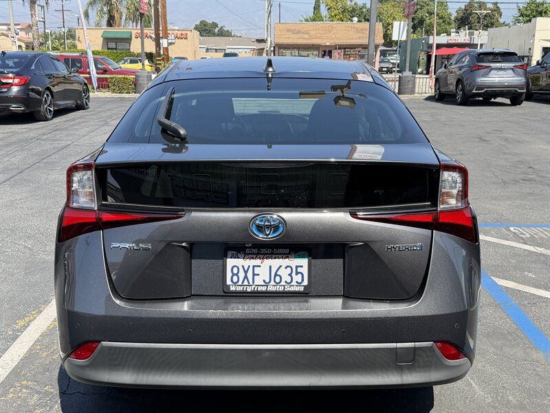 Used 2022 Toyota Prius LE FWD image 6