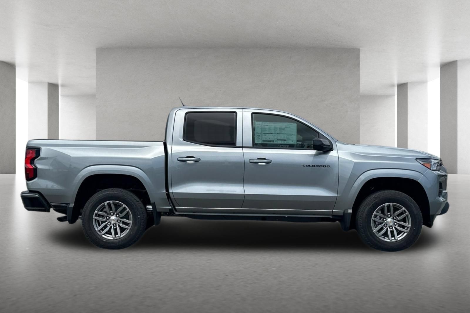 Used 2026 Chevrolet Colorado LT w/ LPO, Pro Essentials Package RWD image 3