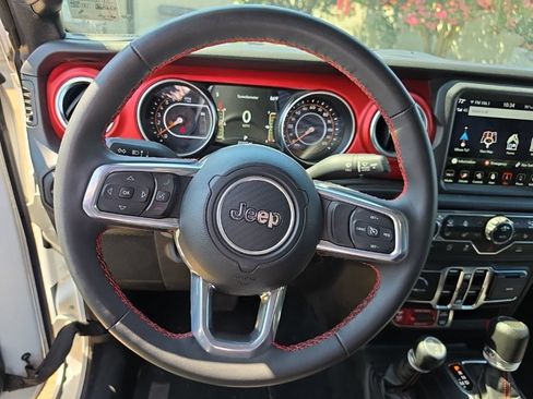Used 2023 Jeep Gladiator Rubicon w/ Cold Weather Group AWD/4WD image 24