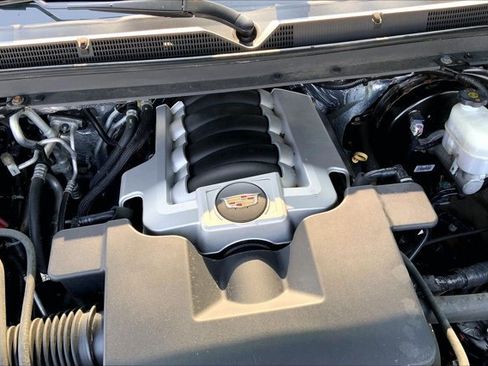 Used 2017 Cadillac Escalade ESV Luxury AWD/4WD image 32