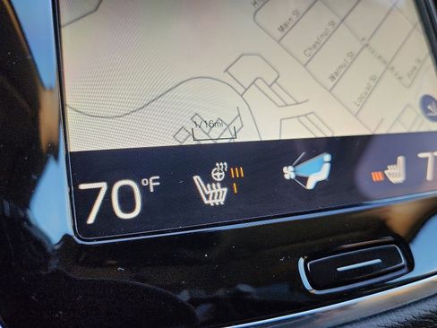 Used 2021 Volvo XC90 T6 Momentum w/ Climate Package image 19