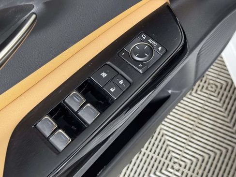 Used 2024 Lexus ES 350 w/ Premium Package FWD image 18