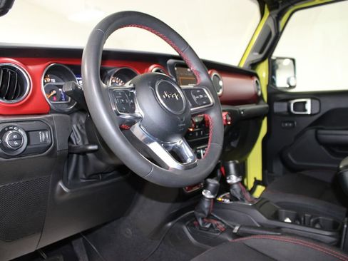 Used 2023 Jeep Gladiator Rubicon AWD/4WD image 19