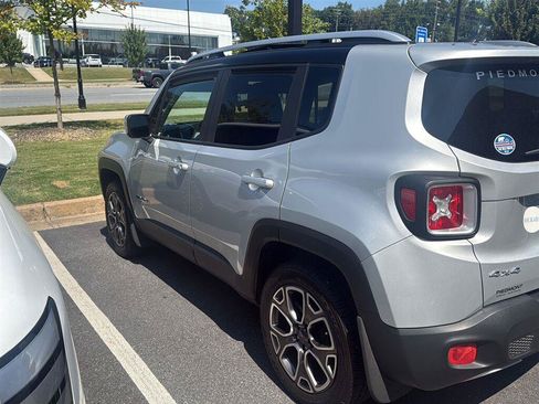 Used 2017 Jeep Renegade Limited AWD/4WD image 3