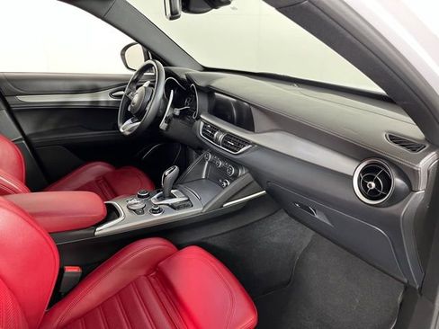 Used 2023 Alfa Romeo Stelvio Veloce image 45